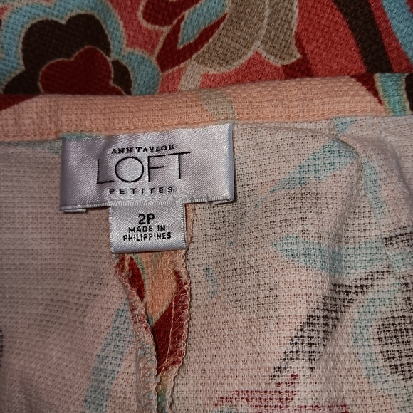 Loft by Ann Taylor Floral Pink Blue & Red Skirt size 2P knee lenght - Picture 11 of 12